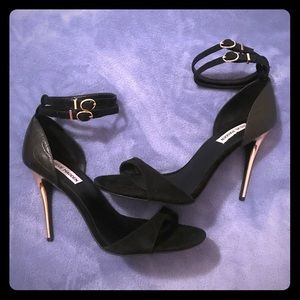 NWOB Steve Madden Black Stilettos Gold Heels 10